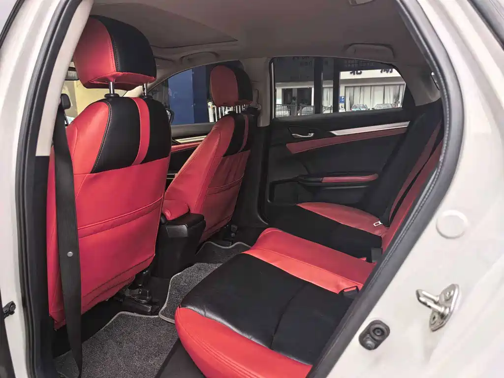 Honda Civic — миниатюра 7