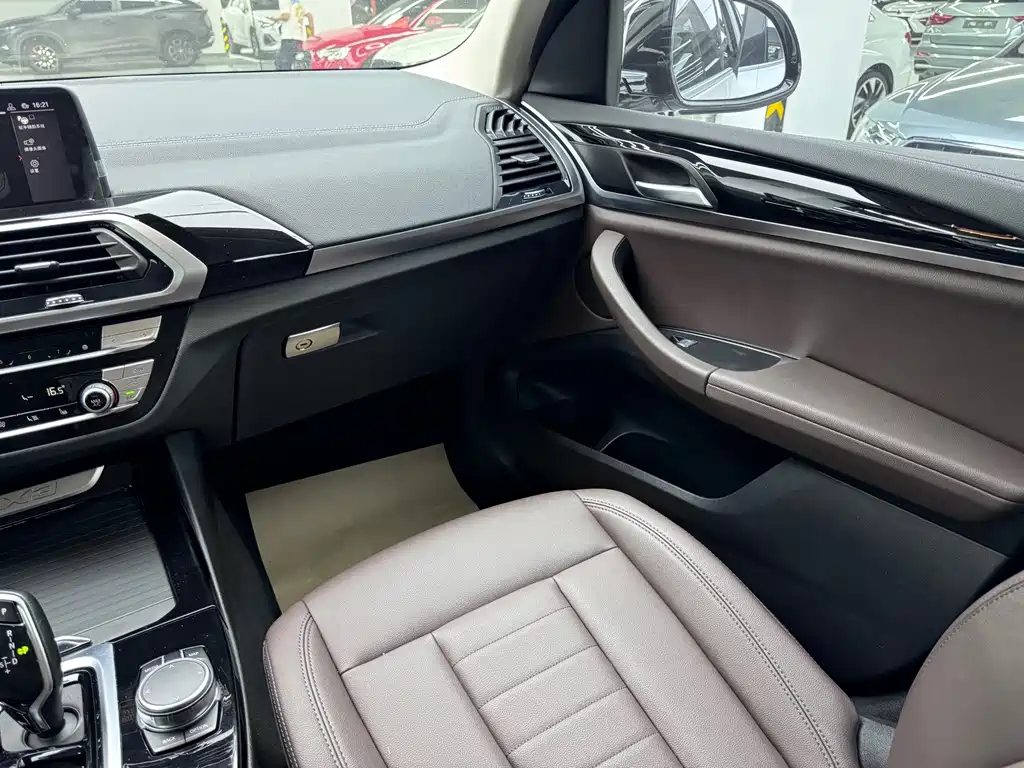 BMW X3 — миниатюра 8