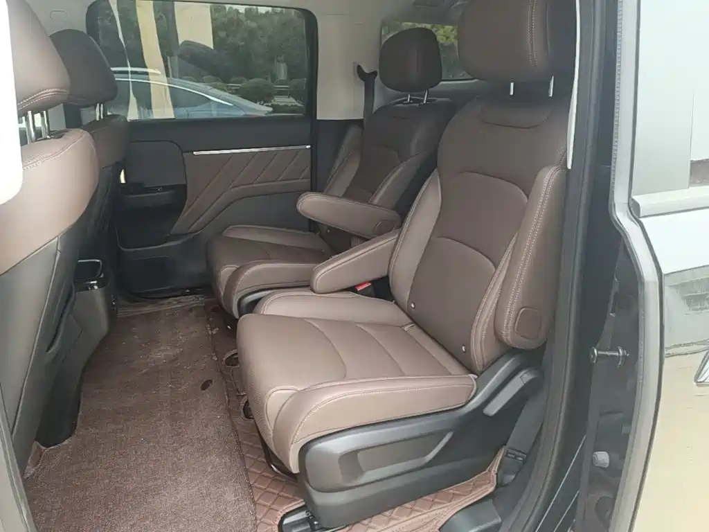 Wuling Xingguang 730 New Energy — миниатюра 17