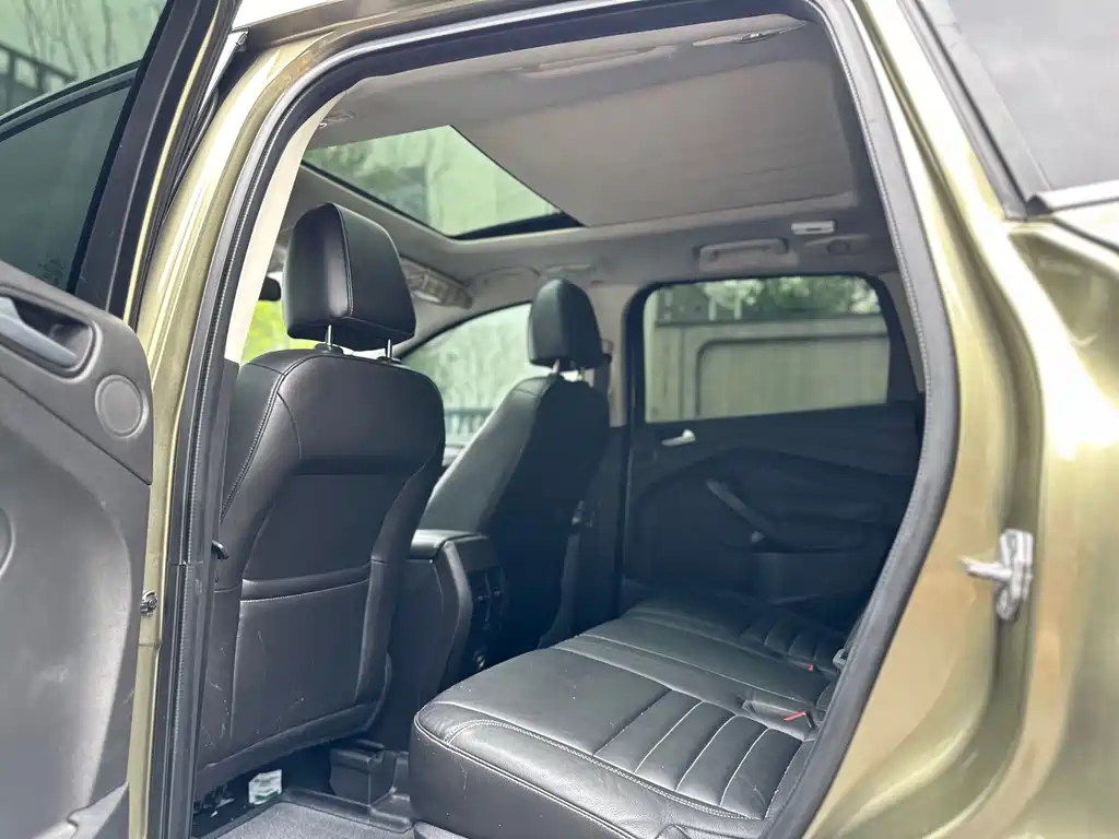 Ford Kuga — миниатюра 16