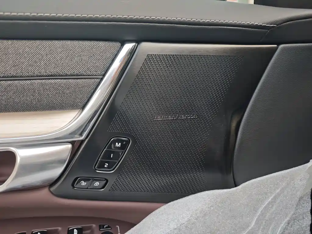 Volvo S90 2026 B5 Luxury