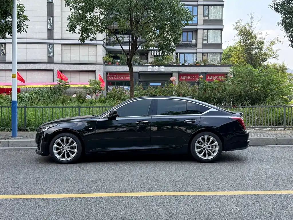 Cadillac CT5 — миниатюра 7