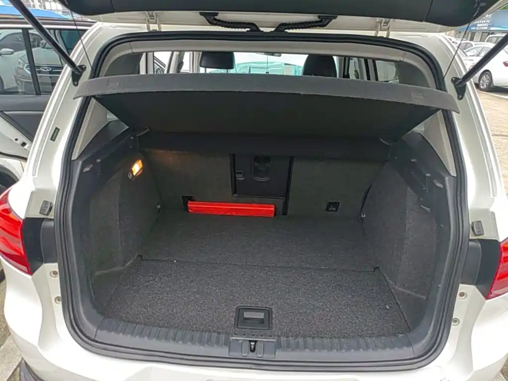 Volkswagen Tiguan — миниатюра 19