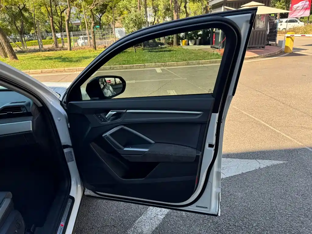 Audi Q3 Sportback — миниатюра 24