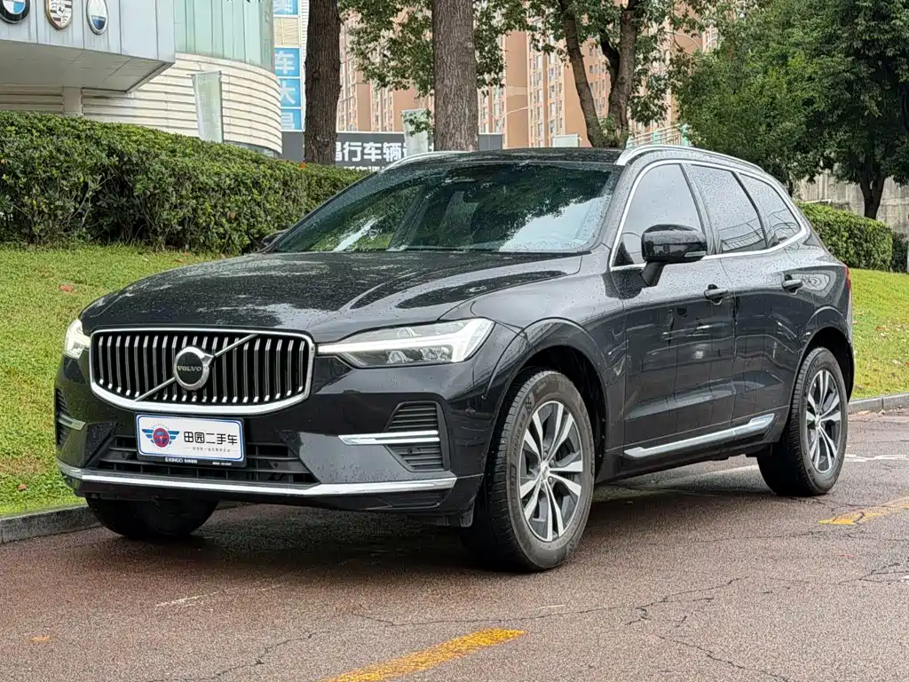 Volvo XC60 2024 B5 Luxury