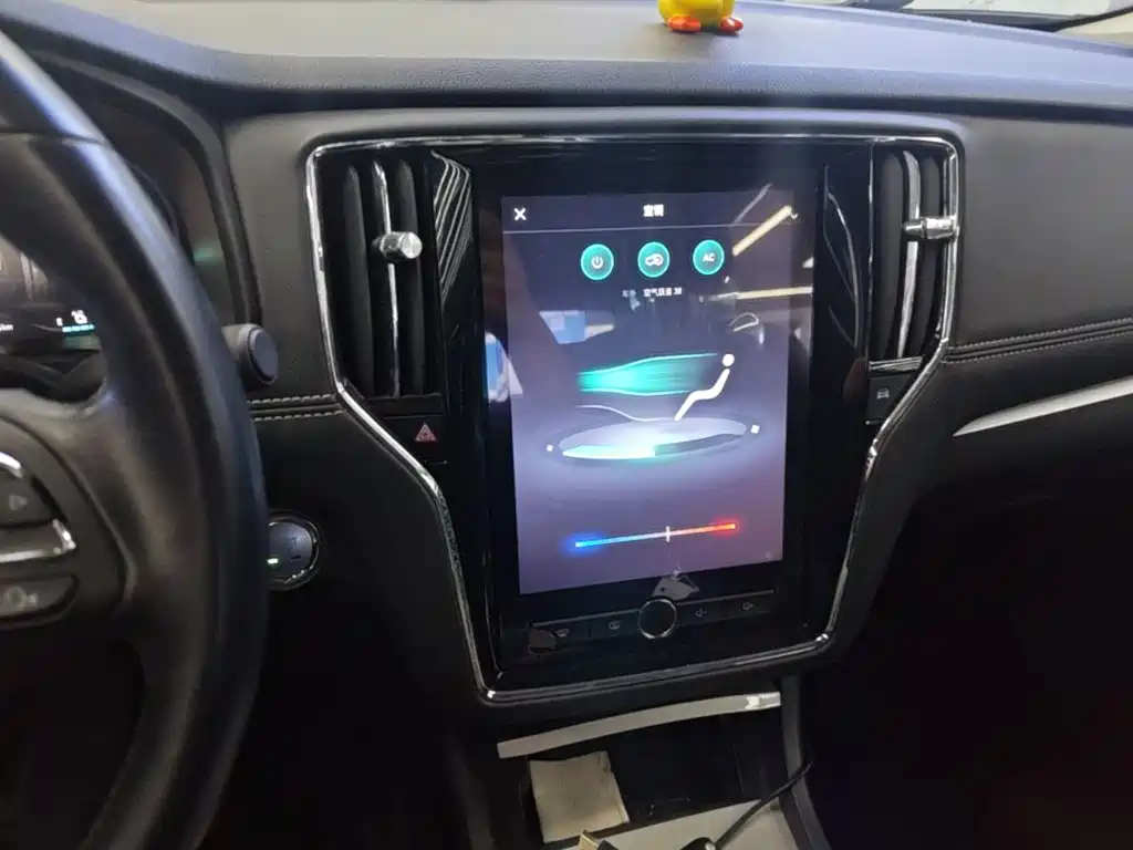 Roewe i6 New Energy — миниатюра 13
