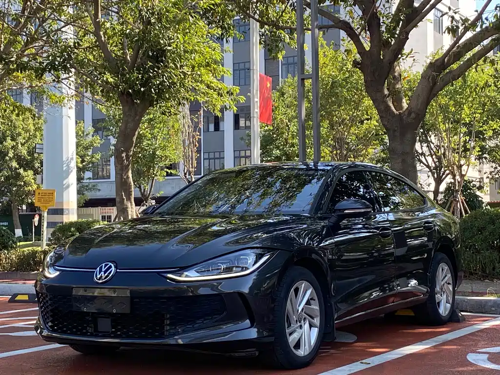 VOLKSWAGEN LINGDU