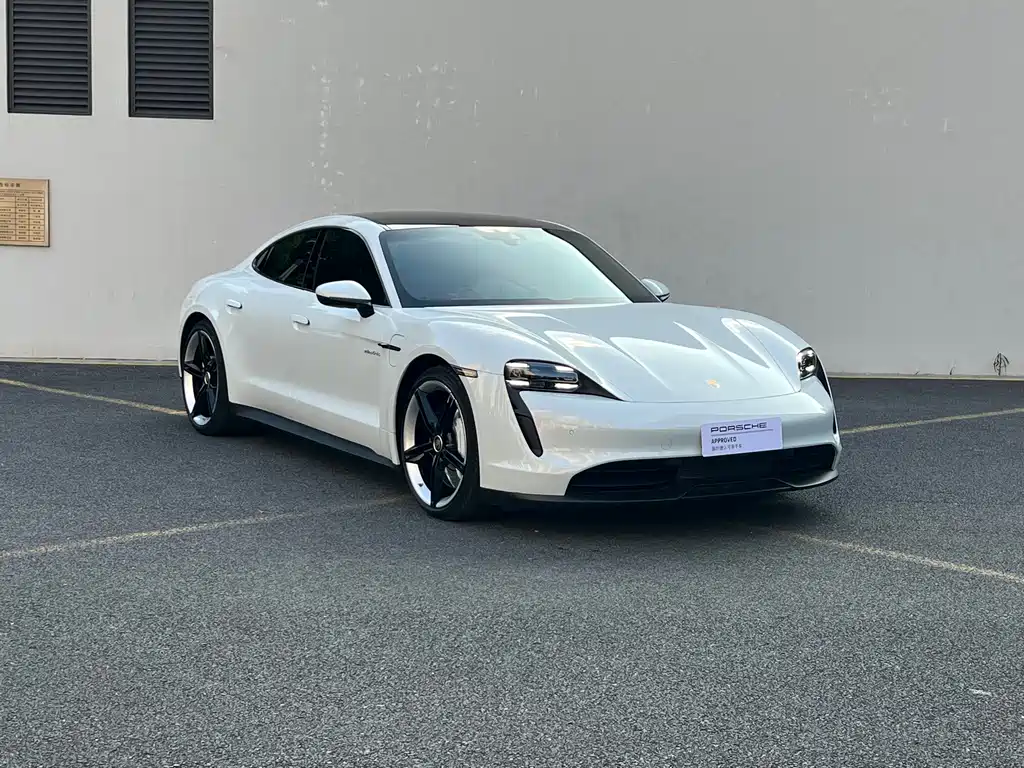 Porsche Taycan — миниатюра 3