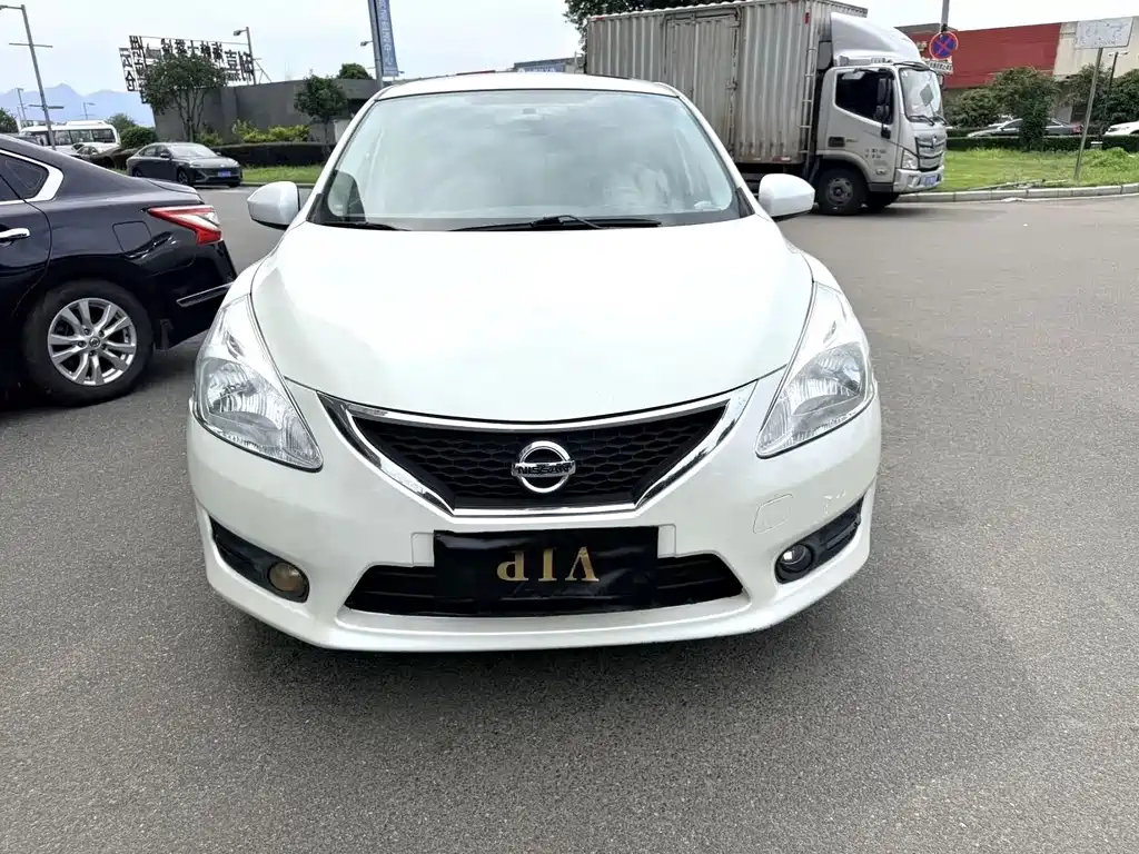 Nissan Tiida — миниатюра 2