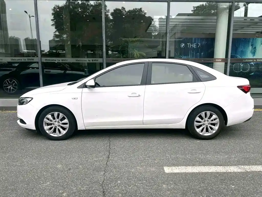 Buick Excelle — миниатюра 6