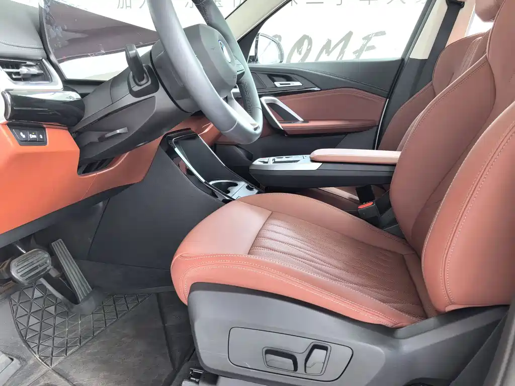 BMW iX1 — миниатюра 11