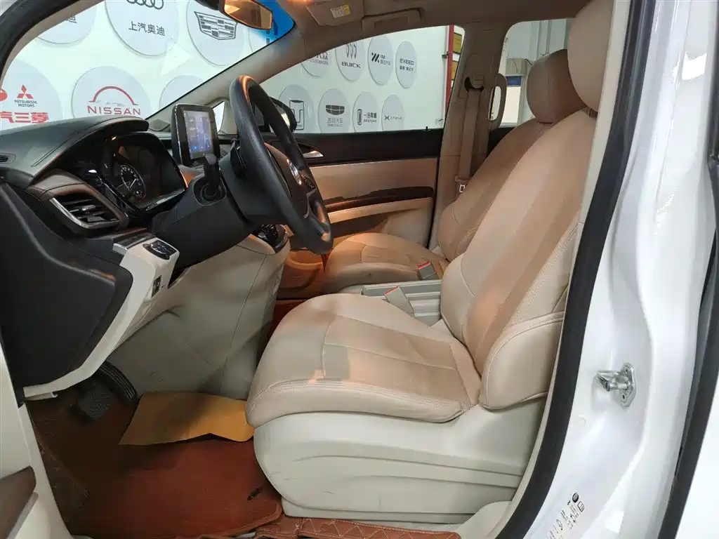 Buick GL8 2023 Comfort