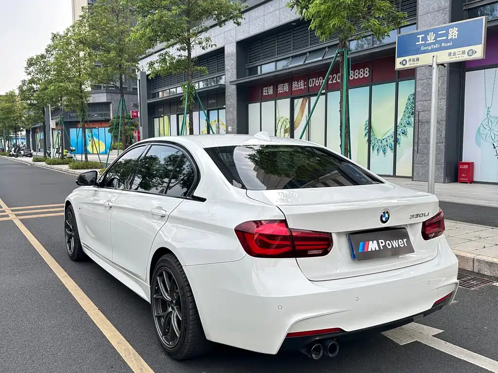 BMW 3 Series — миниатюра 9