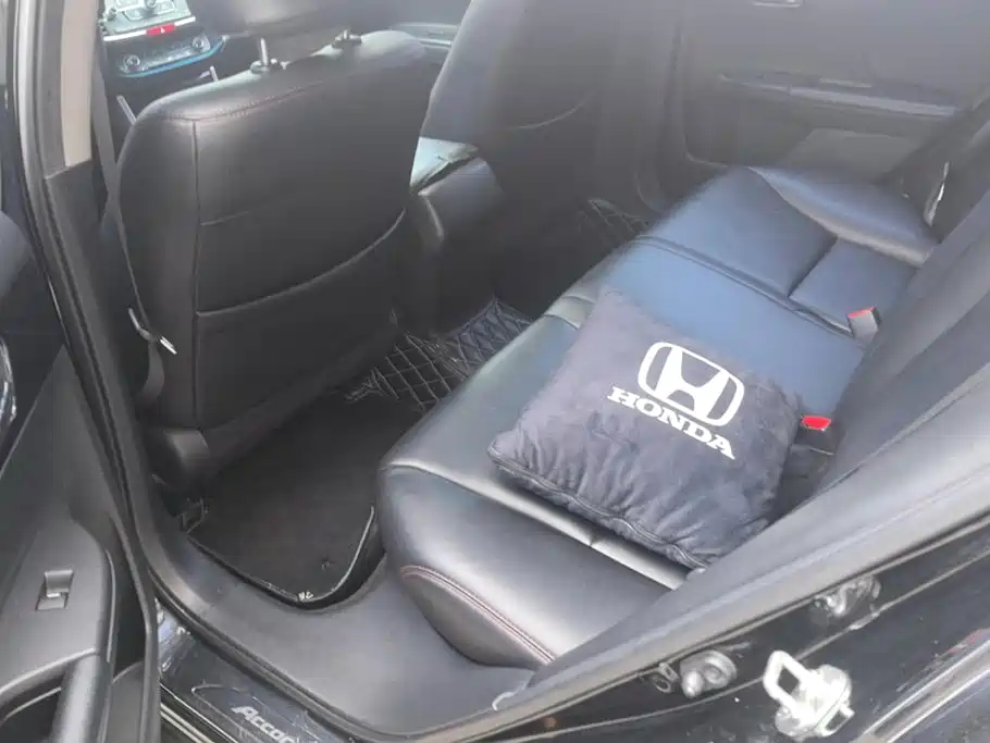 Honda Accord — миниатюра 11