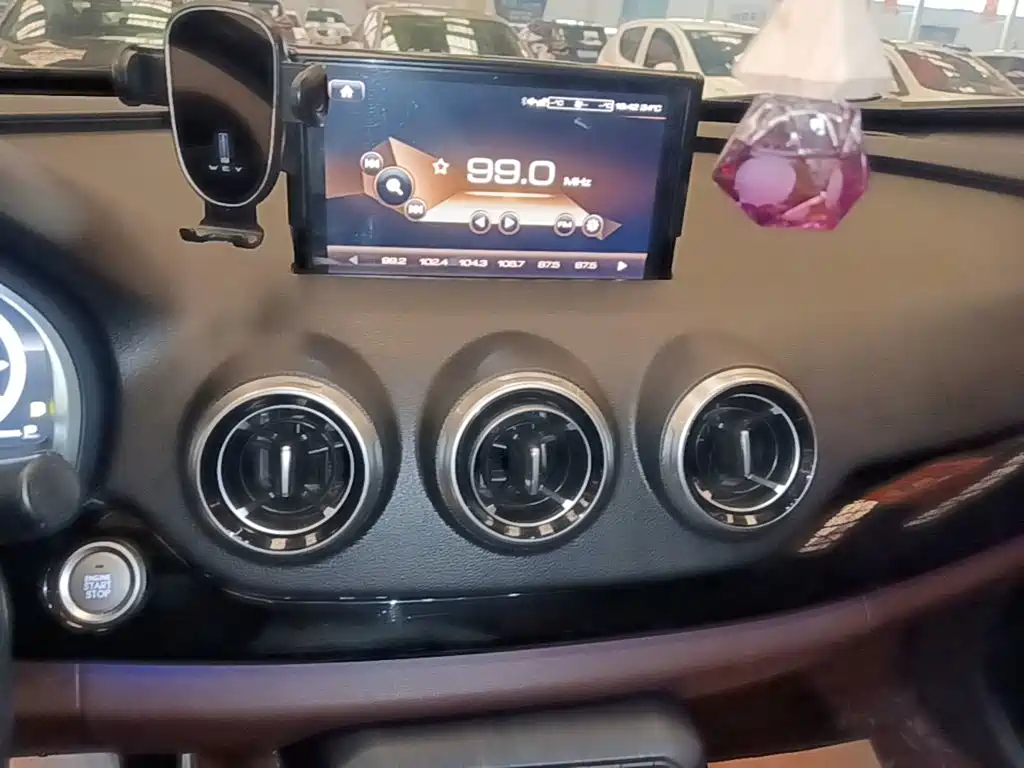 Wey Wey VV7 — миниатюра 13