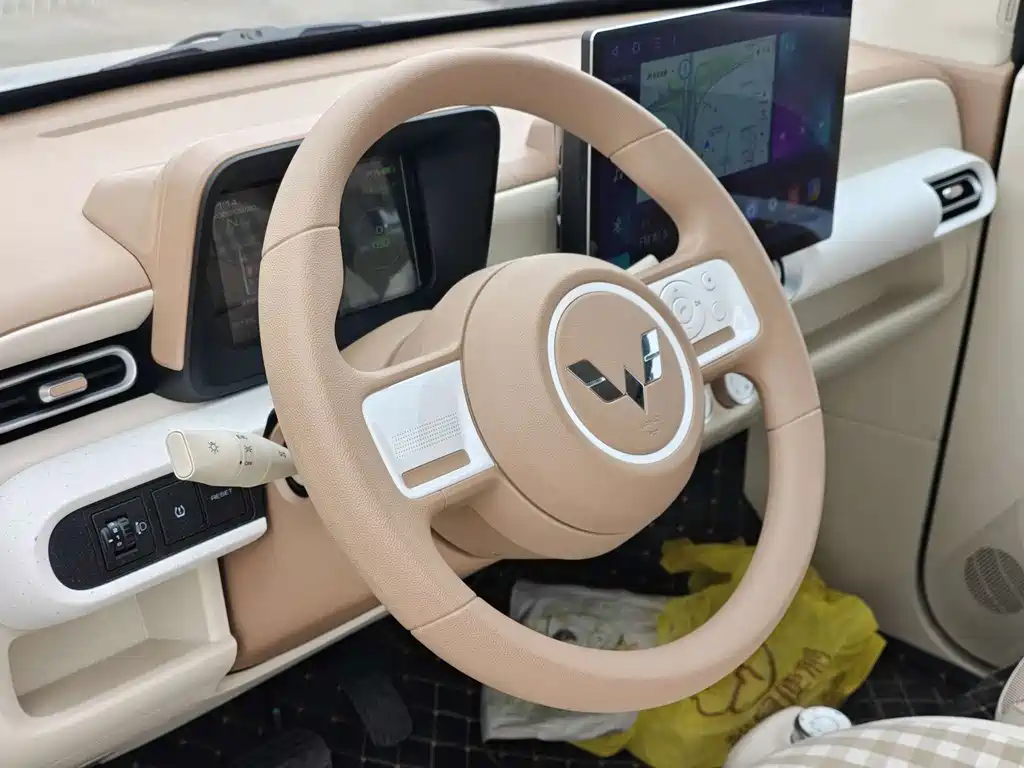 Wuling MINIEV — миниатюра 9