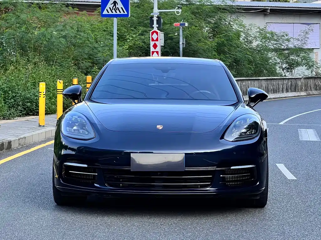 Porsche Panamera — миниатюра 2