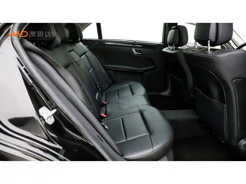 Mercedes-Benz E-Class — миниатюра 8