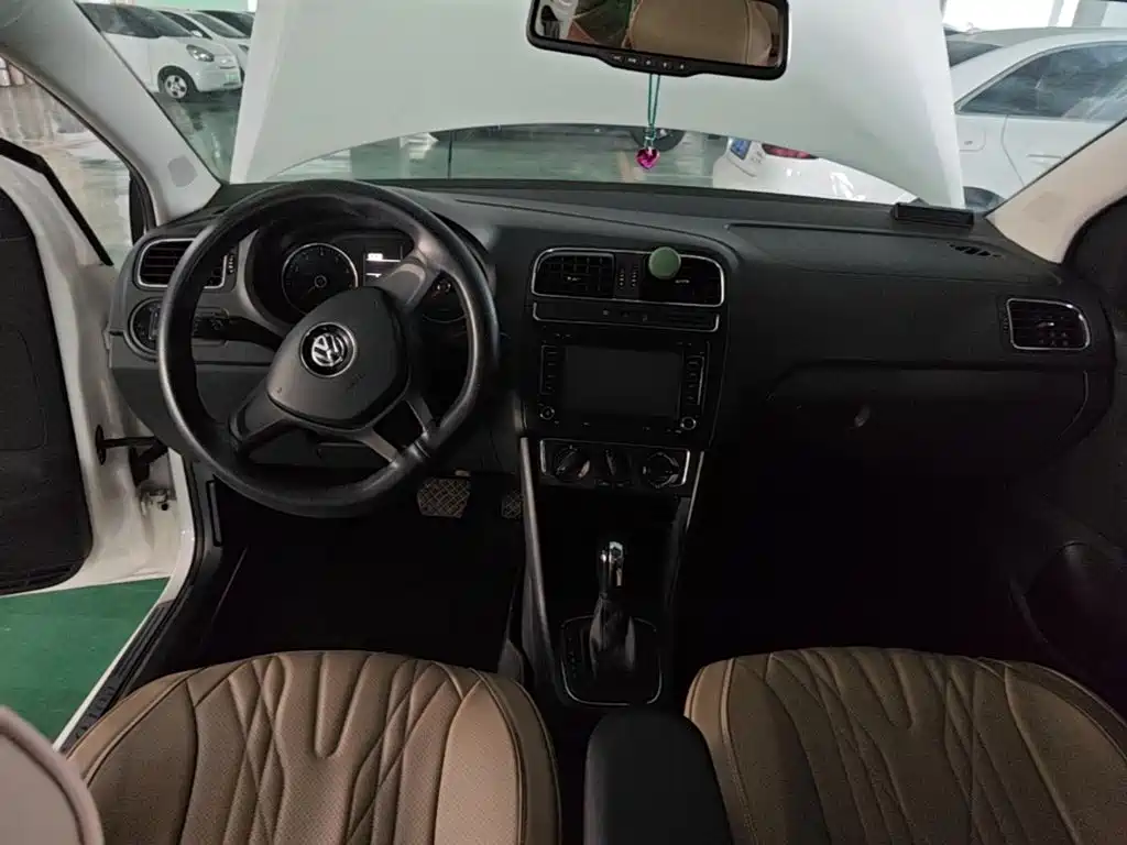 Volkswagen Polo — миниатюра 12