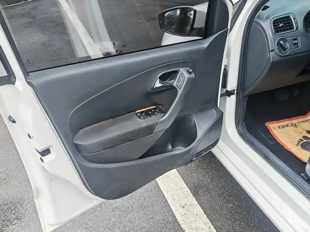 Volkswagen Polo — миниатюра 18