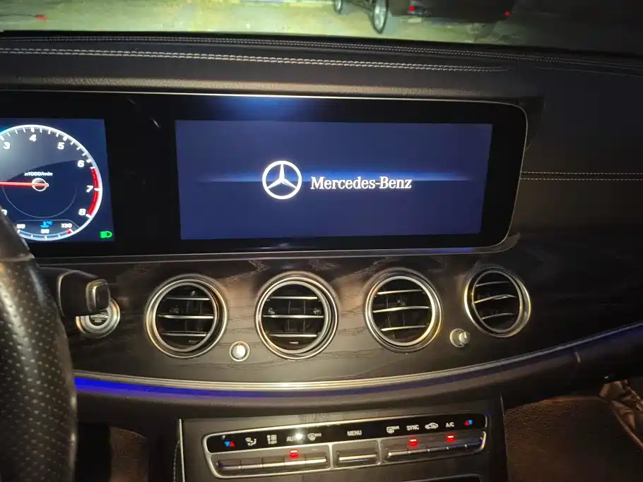 Mercedes-Benz E-Class — миниатюра 13