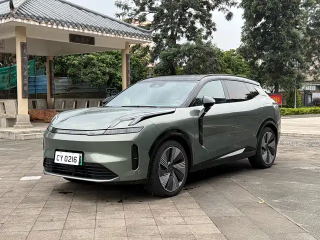 2023 Lynk & Co 08