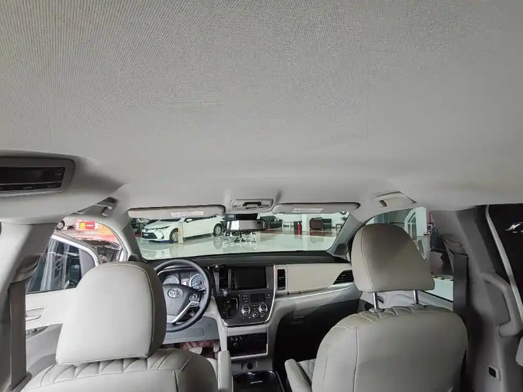 Toyota Sienna — миниатюра 8