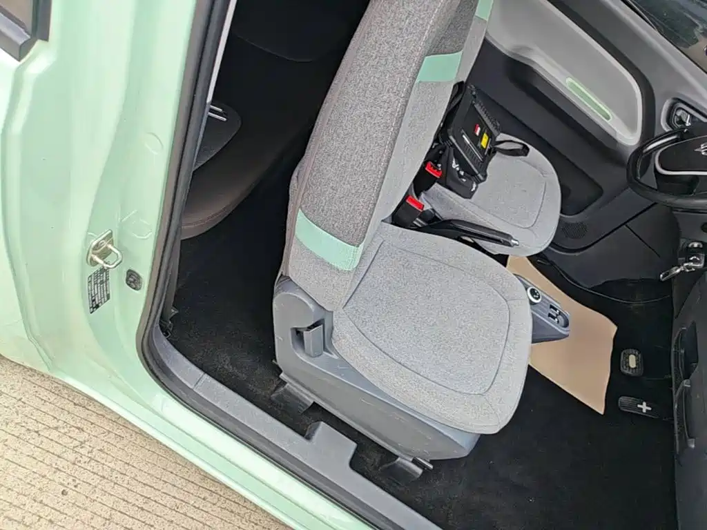 Wuling MINIEV — миниатюра 20