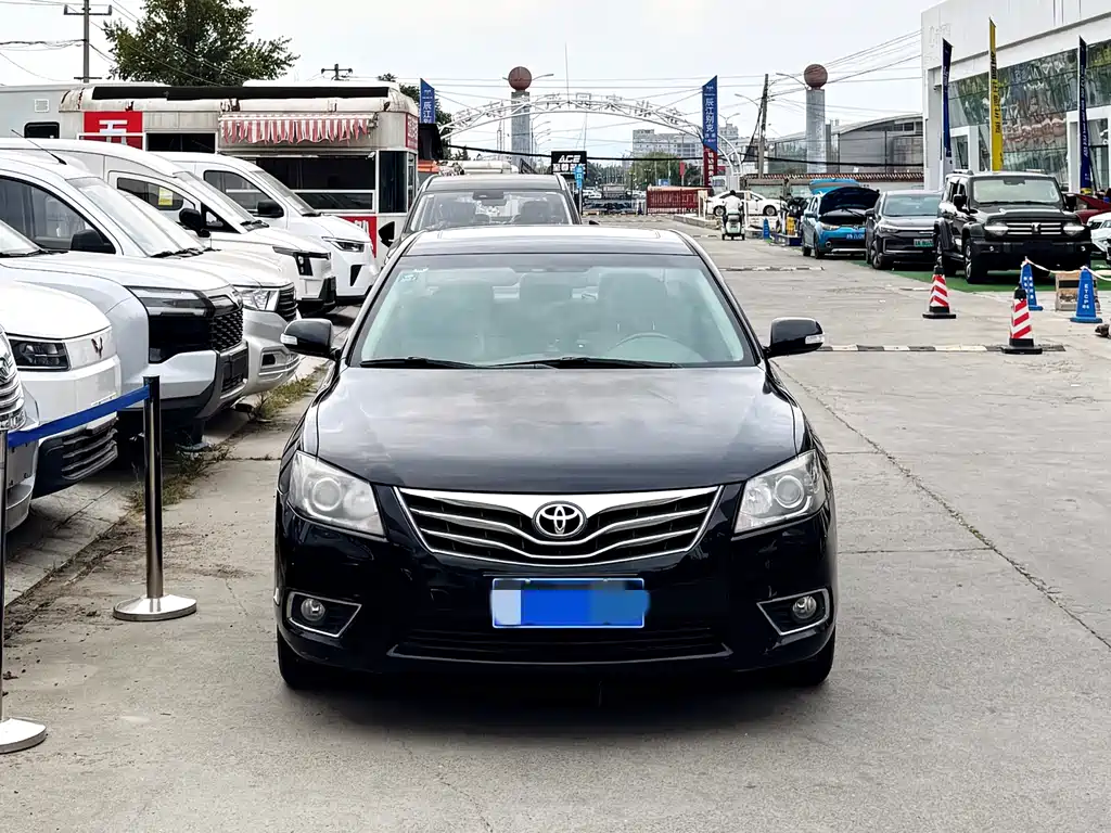 Toyota Camry — миниатюра 2
