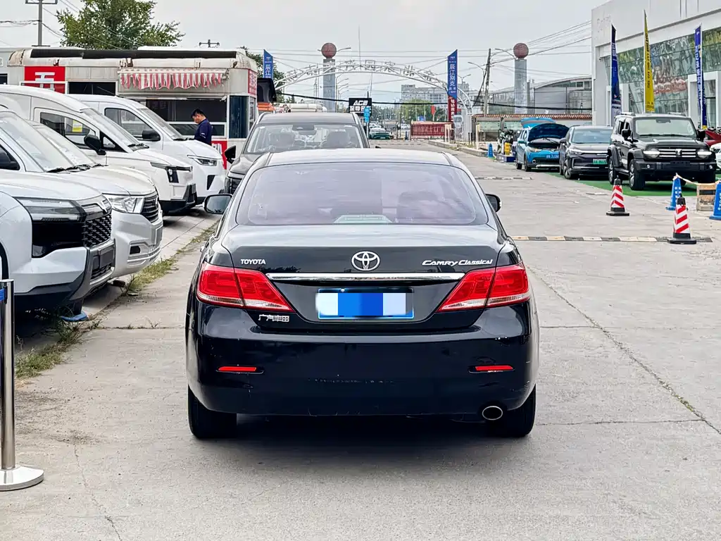Toyota Camry — миниатюра 3