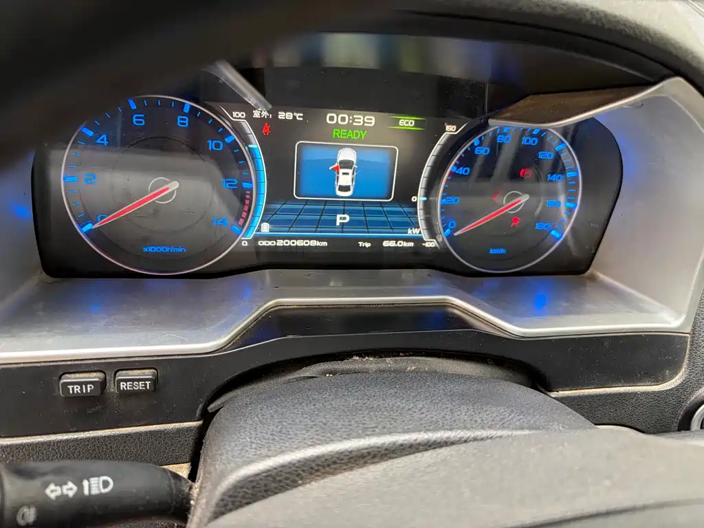 Geely Emgrand 2017 EV300