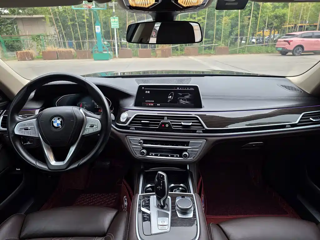 BMW 7 Series — миниатюра 16
