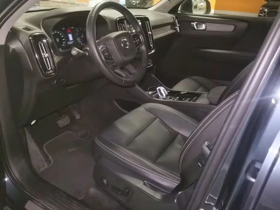Volvo XC40 — миниатюра 9
