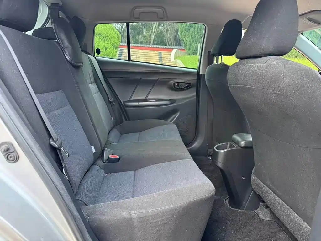 Toyota Yaris L — миниатюра 17