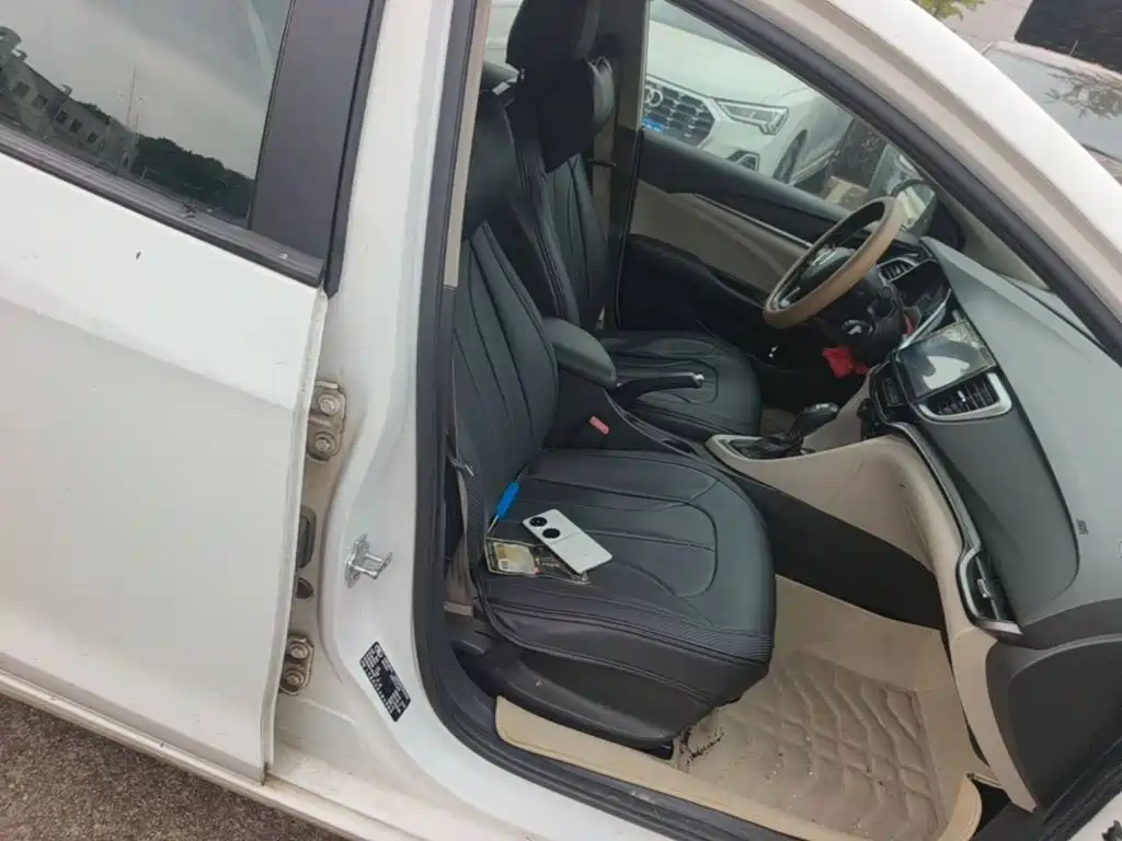 Buick Excelle — миниатюра 25