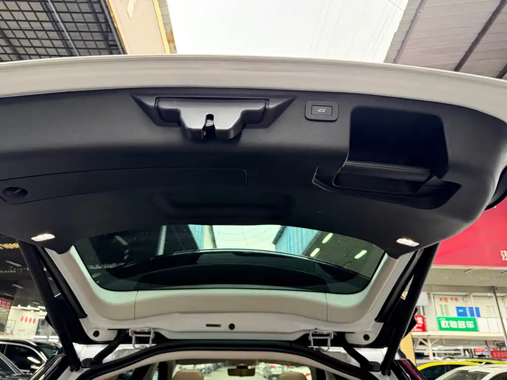 Land Rover Discovery Sport — миниатюра 35