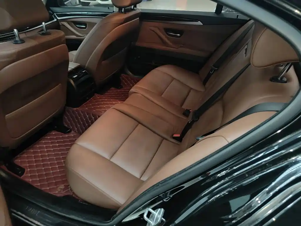 BMW 5 Series — миниатюра 17