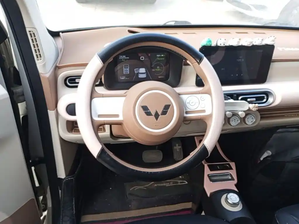 Wuling MINIEV — миниатюра 11