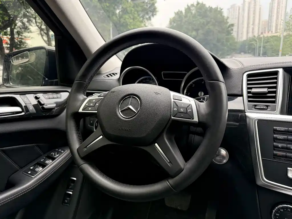 Mercedes-Benz GL-Class — миниатюра 11