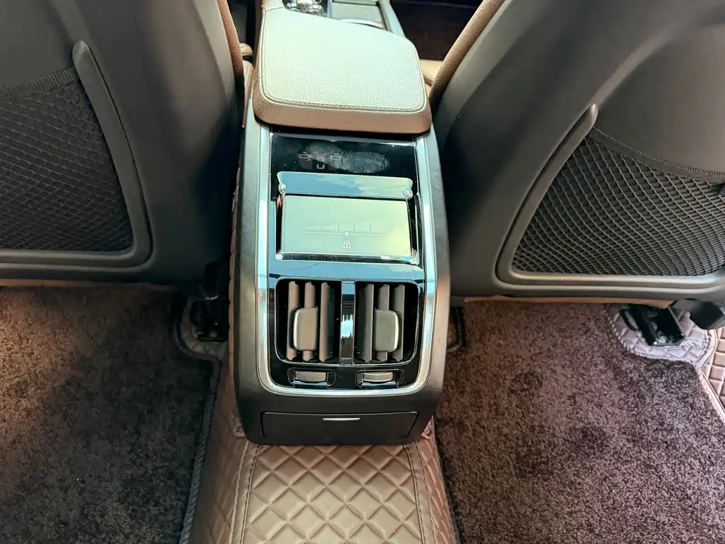 Volvo S90 — миниатюра 17