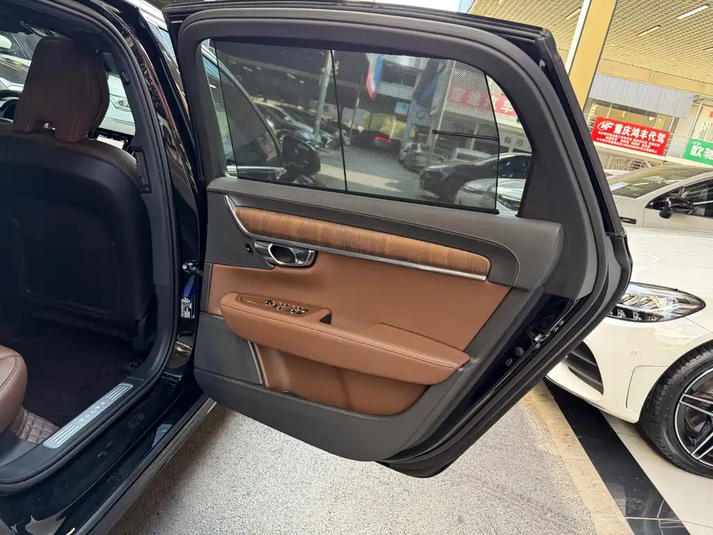 Volvo S90 — миниатюра 24