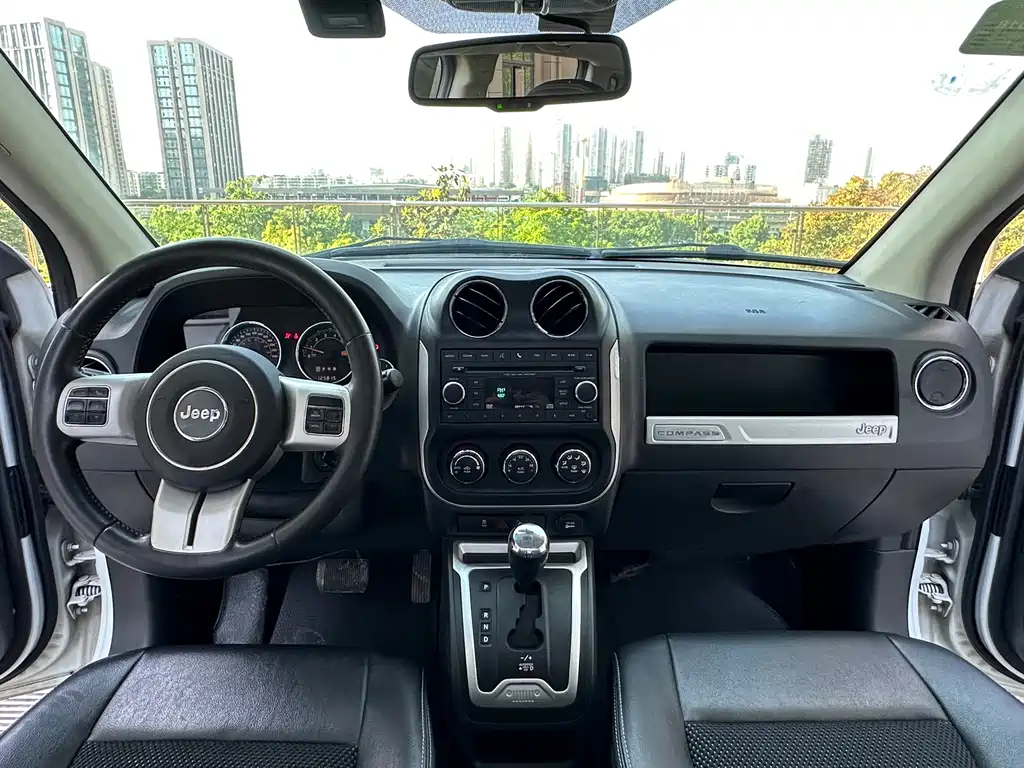Jeep Compass (Import) — миниатюра 14