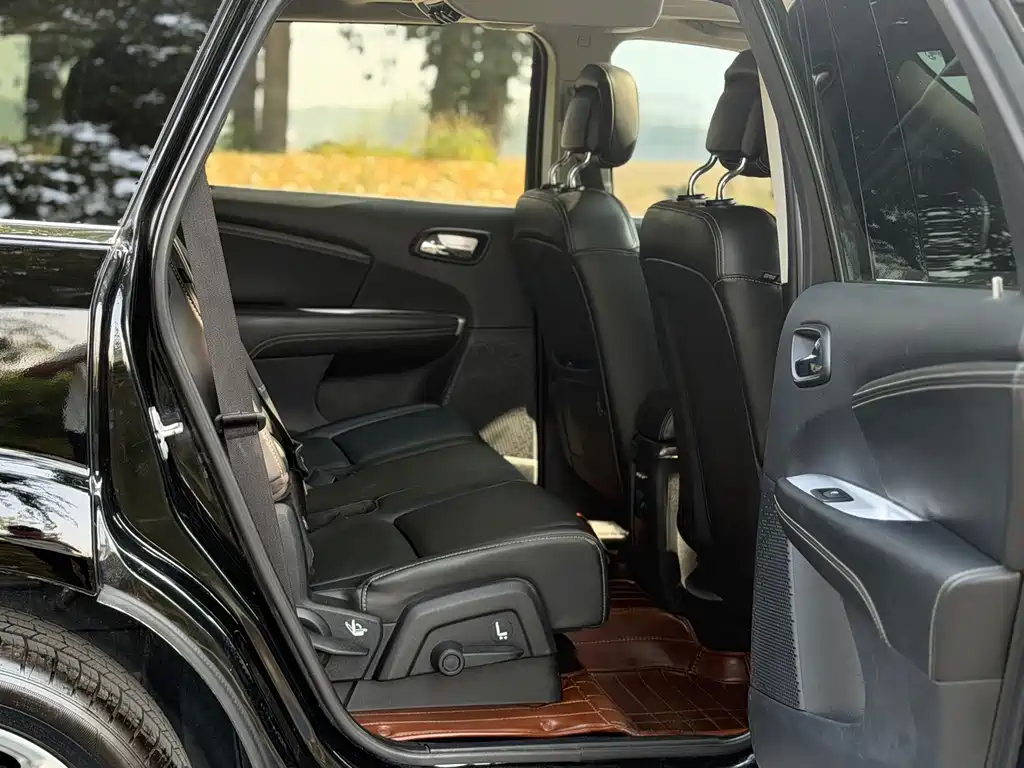Dodge Journey — миниатюра 12