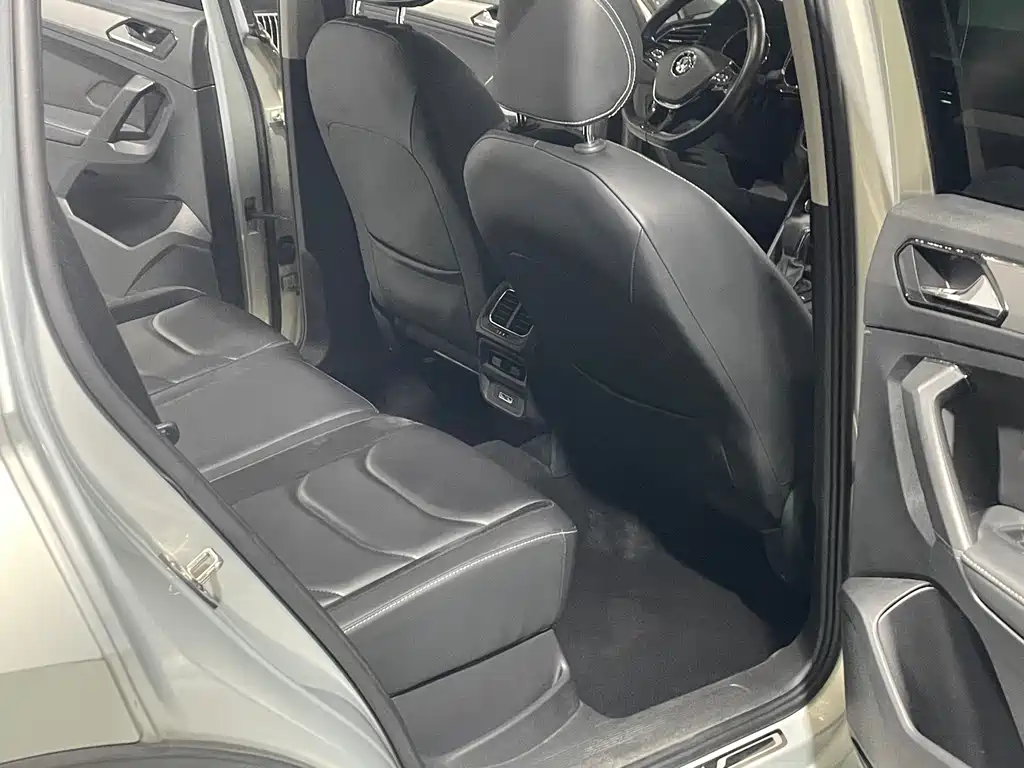 Volkswagen Tiguan L — миниатюра 10