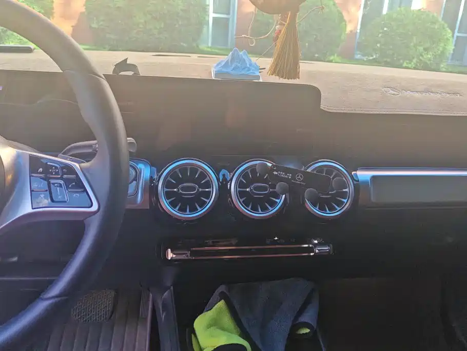 Mercedes-Benz GLB — миниатюра 13