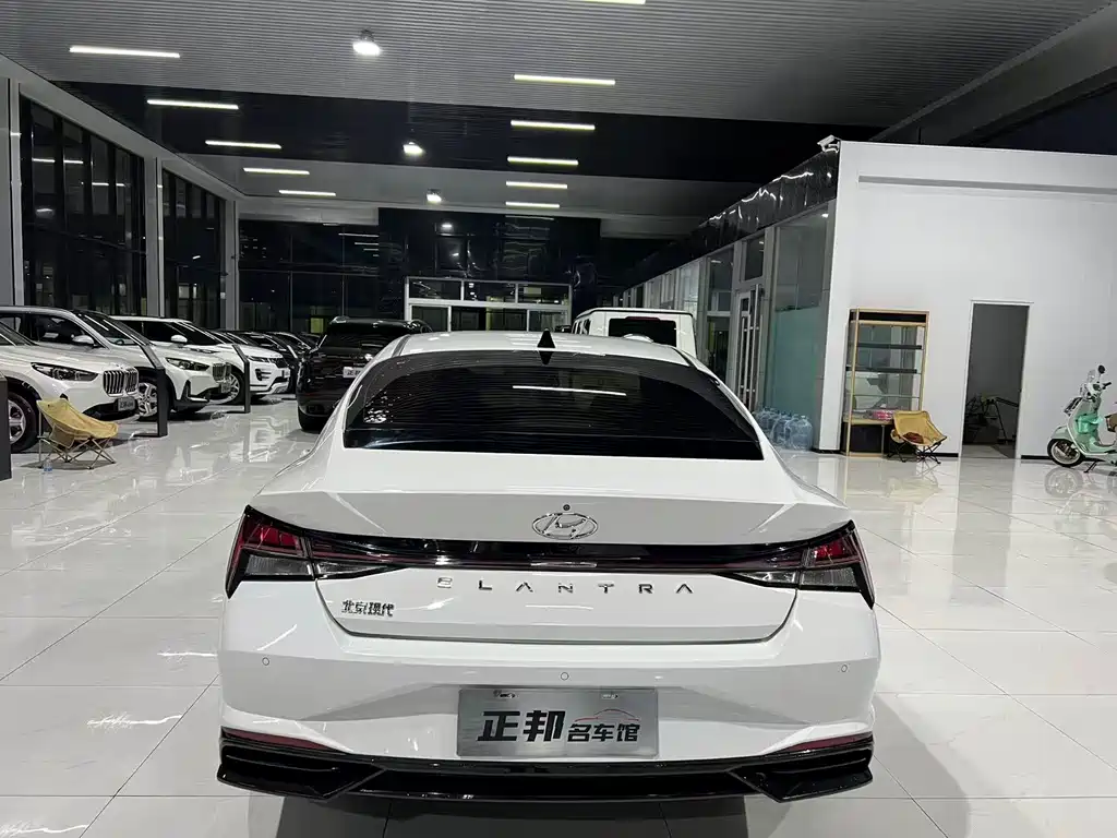 Hyundai Elantra — миниатюра 4