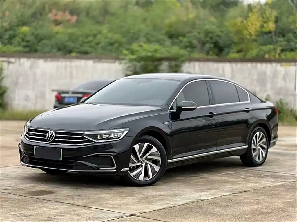 VOLKSWAGEN MAGOTAN GTE PLUG IN HYBRID