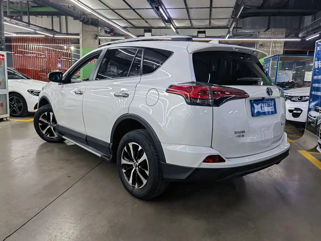 TOYOTA RAV4 RONGFANG