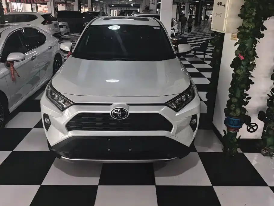 Toyota RAV4 — миниатюра 2