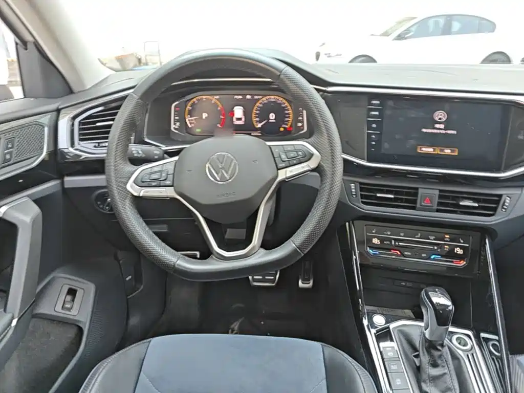 Volkswagen X — миниатюра 11